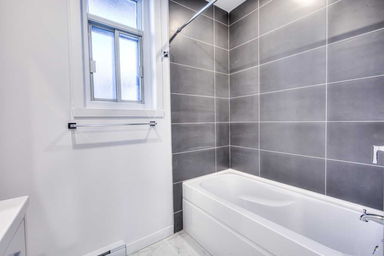 St-Henri - Photo 2 of 12