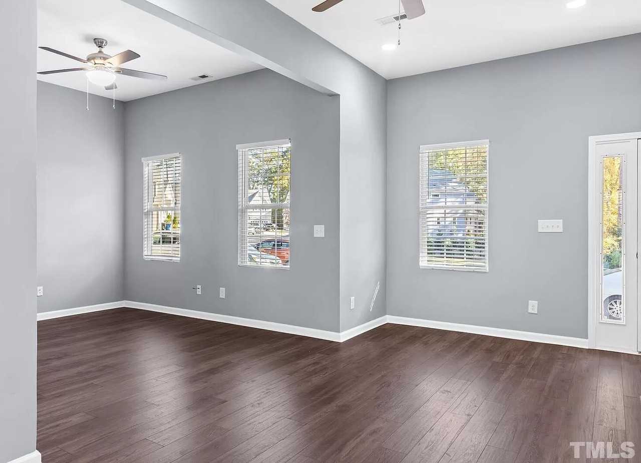 129 Pineland Cir - Photo 6 of 27