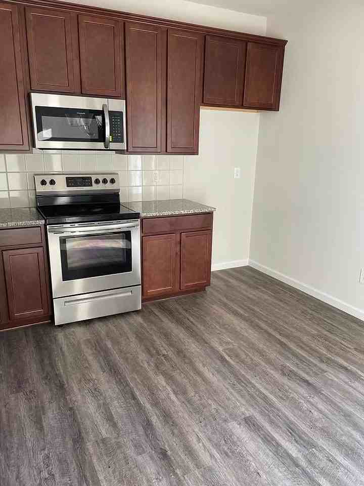 1113 Johns Walk Way - Photo 3 of 25