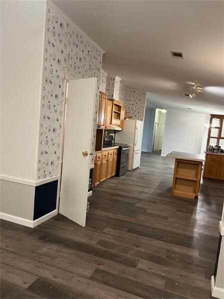 167 Maynard Ln - Photo 3 of 19