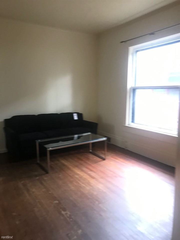 507 Lawrence St - Photo 3 of 11