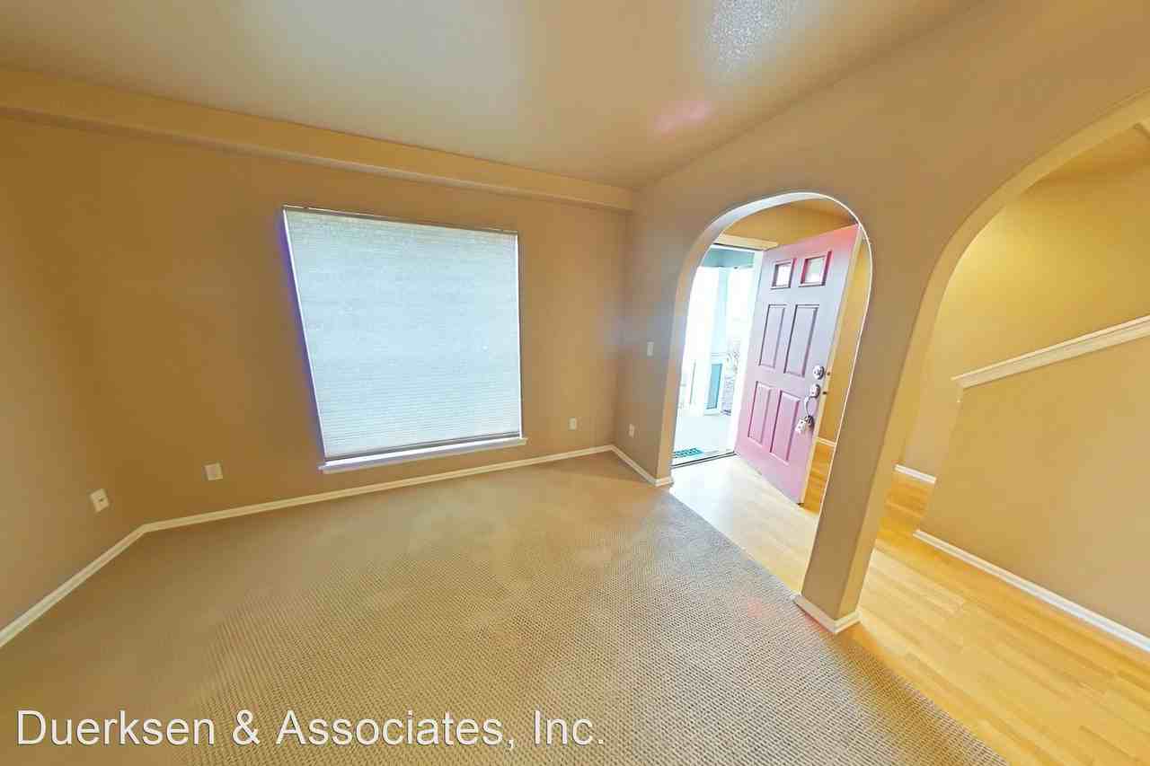 3561 Se Midvale Dr - Photo 2 of 9