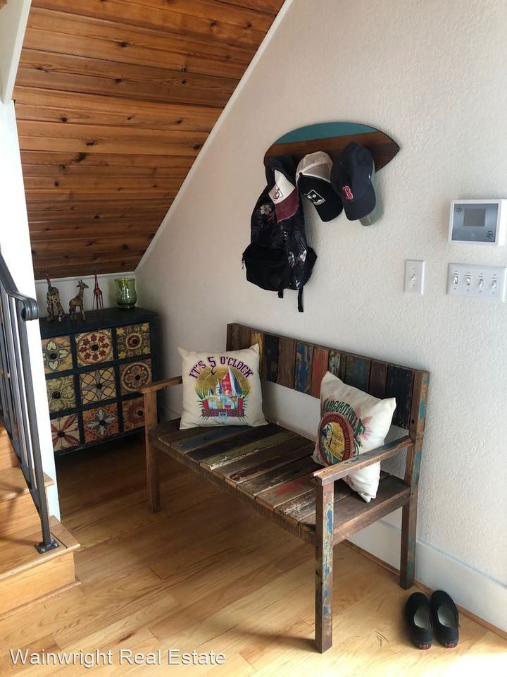 713 14th St - Photo 2 of 19