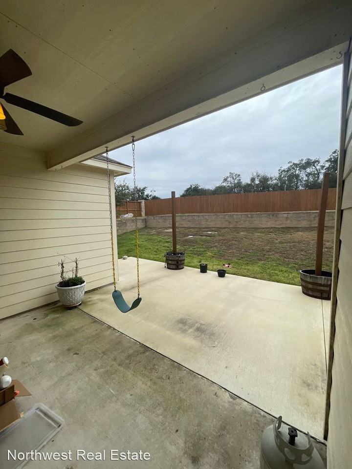 8143 Prospect Pt - Photo 2 of 15