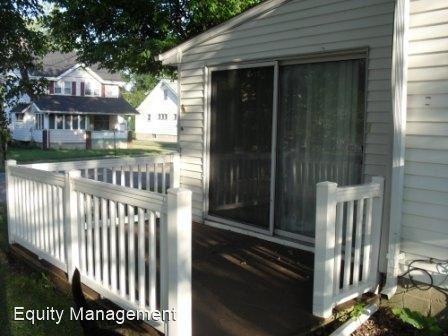 1901 Oakwood Ave - Photo 2 of 16