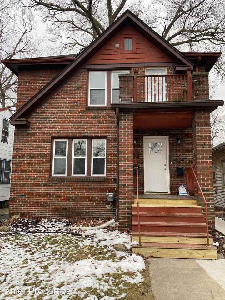 524/526 Drayton Apartments in Ferndale, MI 48220 Zumper