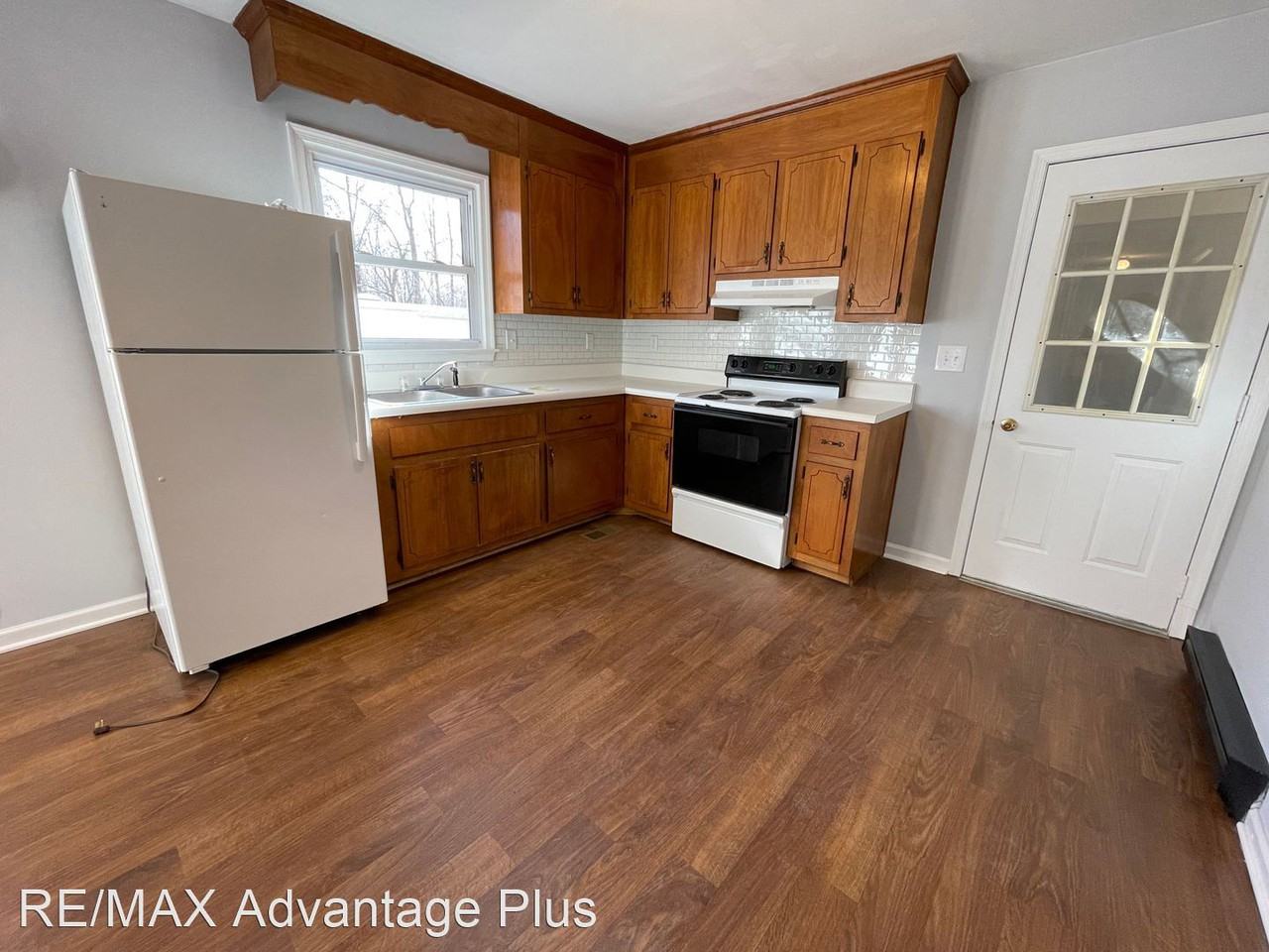 3250 Cutbanks Rd - Photo 2 of 13