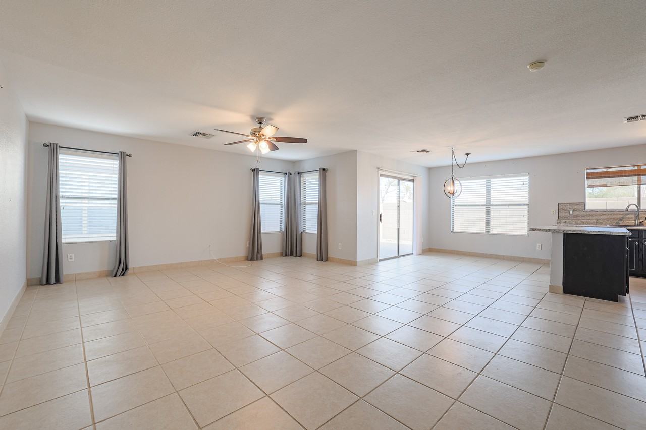 1324 S Mosley Ct - Photo 3 of 32