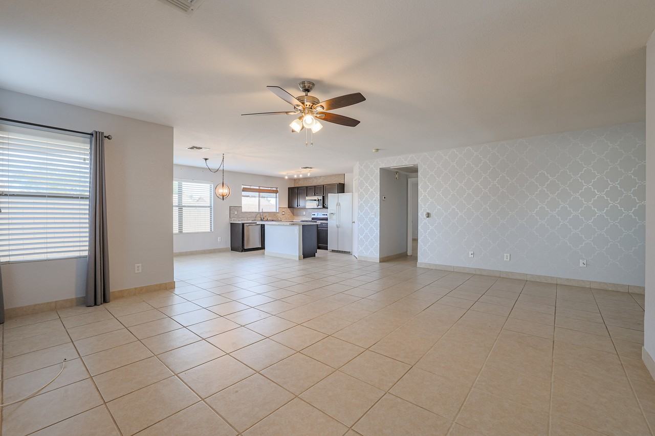 1324 S Mosley Ct - Photo 4 of 32