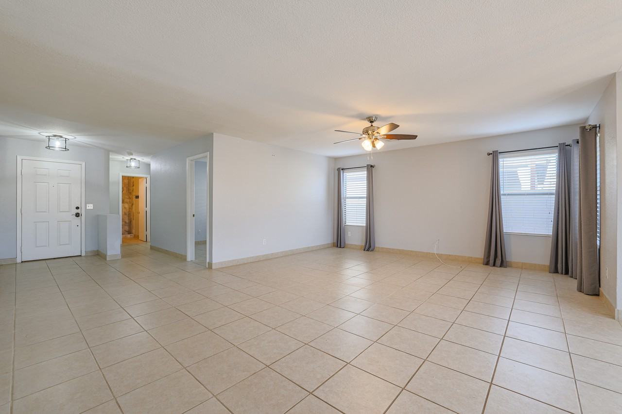 1324 S Mosley Ct - Photo 6 of 32