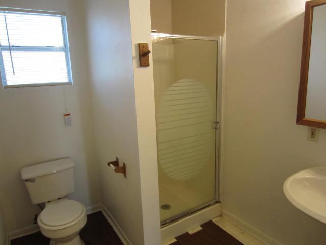 7706 Meadowview Ln - Photo 2 of 14