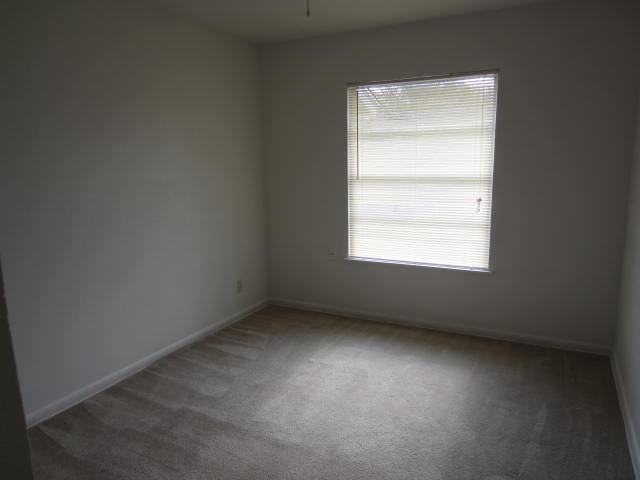 7706 Meadowview Ln - Photo 3 of 14