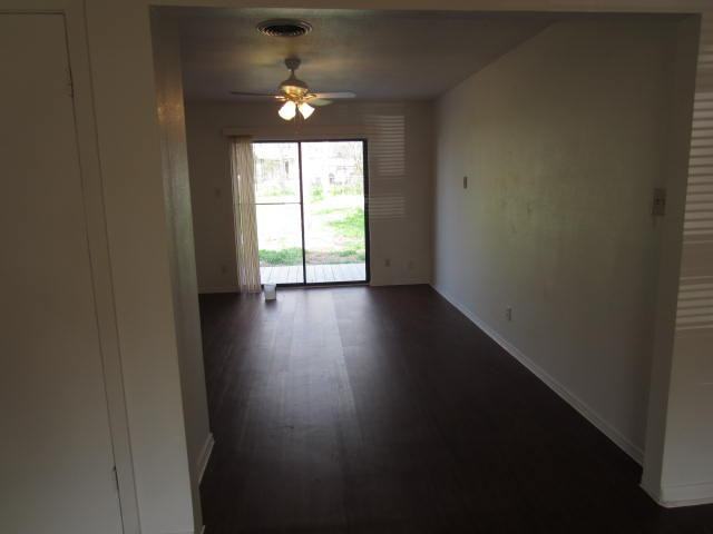 7706 Meadowview Ln - Photo 5 of 14