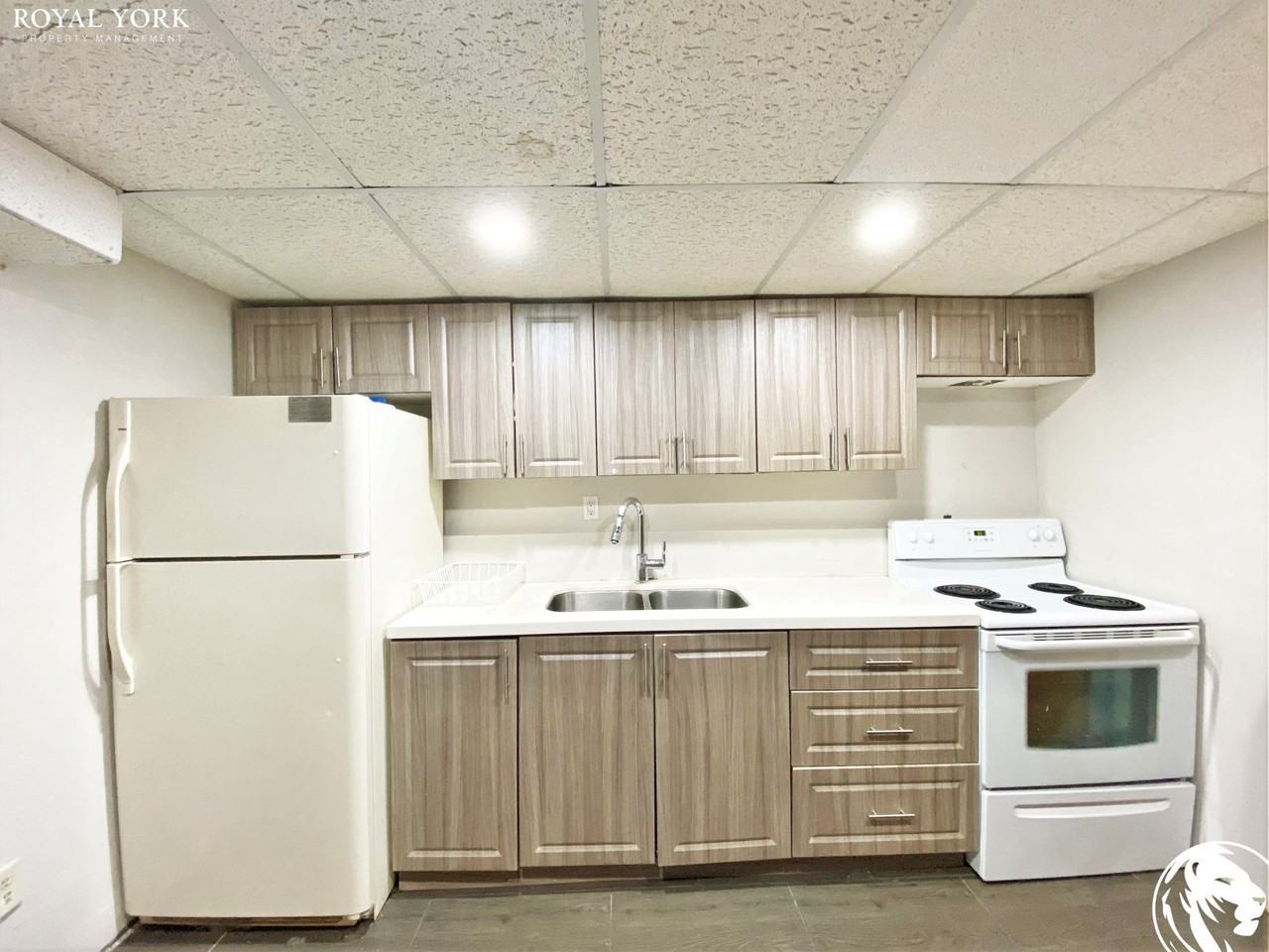 117 Kingsbridge Garden Cir #2 - Photo 2 of 14