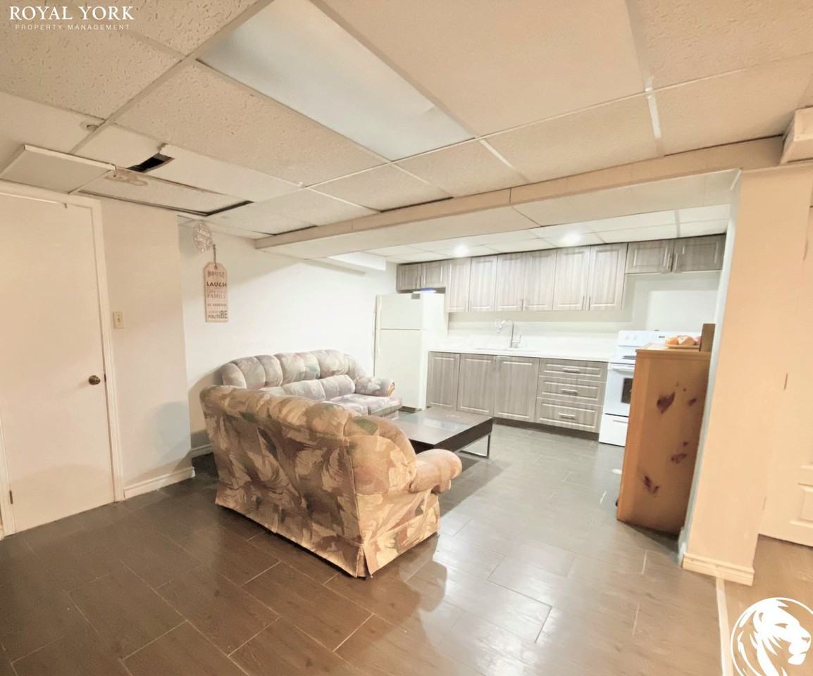 117 Kingsbridge Garden Cir #2 - Photo 3 of 14