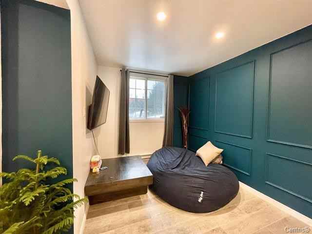 5605 Av Macdonald - Photo 2 of 17