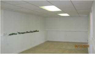 9609 Manor Ln - Photo 3 of 10