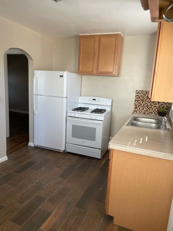 1905 Paris Street - Photo 3 of 8