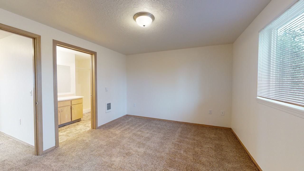 Redwood & Waverly Square Apartments 15152221 Waverly Drive, Albany