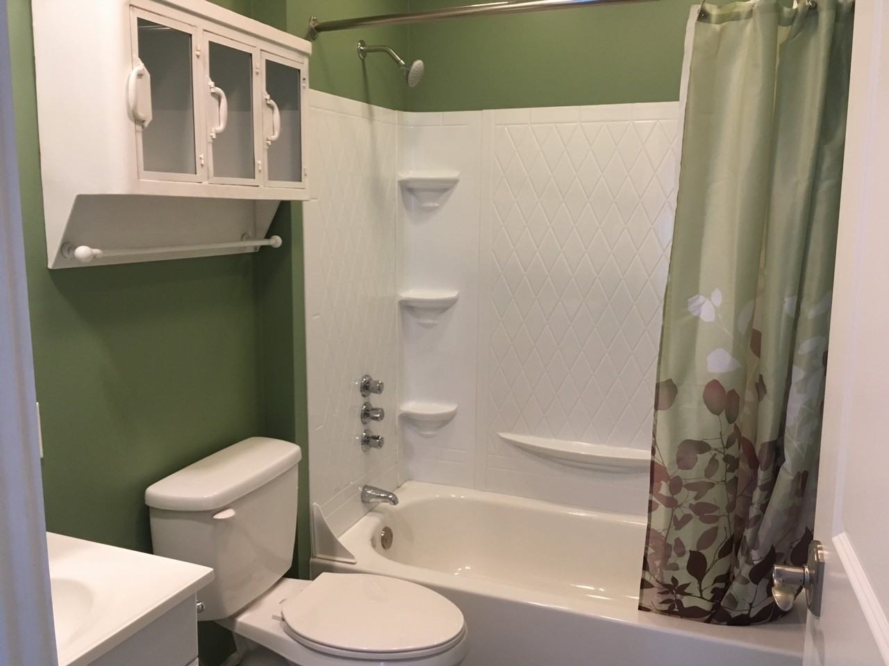 601 Clinton Ave - Photo 7 of 14