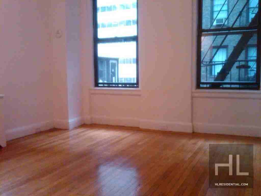 W 22nd St #3N - Photo 2 of 4