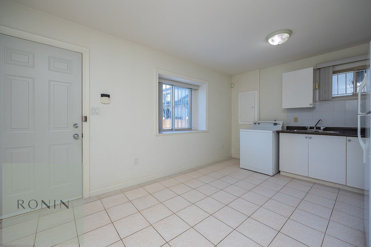 2743 East 53rd Avenue - Photo 2 of 13