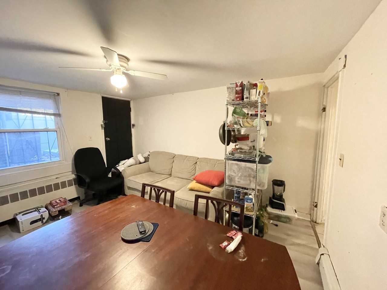 Windsor St - Photo 2 of 11