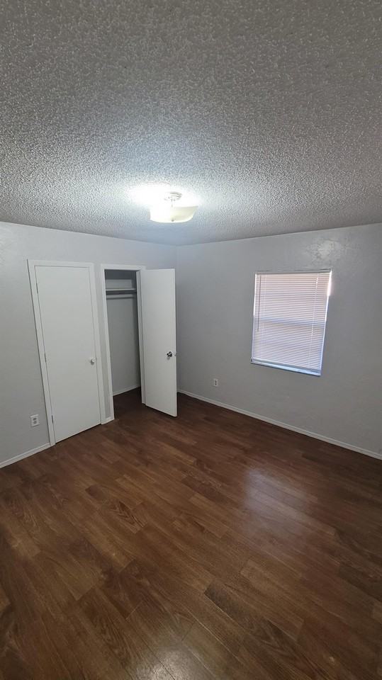 883 W Ohio Ave #1 - Photo 5 of 8