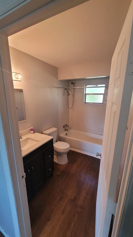 883 W Ohio Ave #1 - Photo 6 of 8