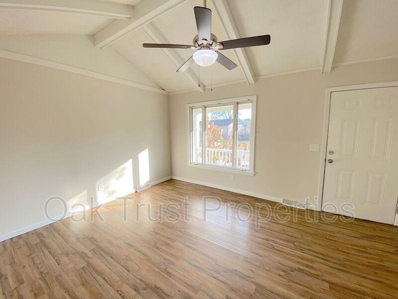 308 Salem Dr - Photo 3 of 16