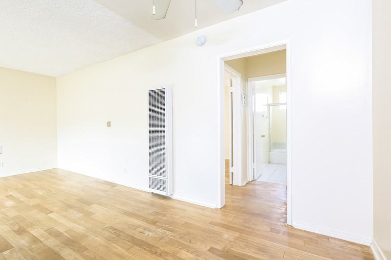 2611 Ocean Ave - Photo 6 of 24