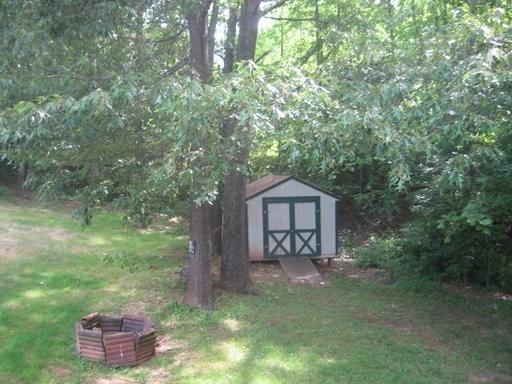 111 Longwood Pl - Photo 3 of 21