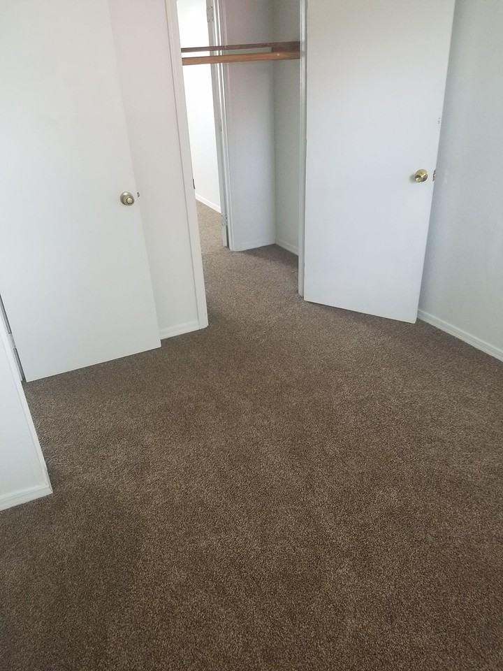409 S Home Ave #1 - Photo 5 of 13