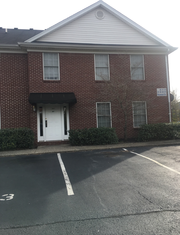 307 Rosewood Dr - Photo 3 of 22