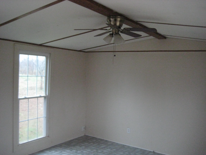 112 Monee Ln - Photo 3 of 9