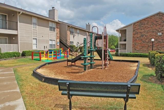 2361 Highland Rd C4 - Photo 3 of 9