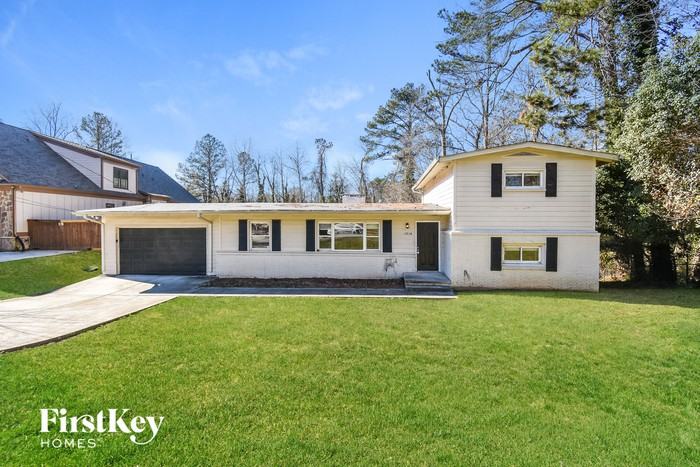 2834 Stonecreek Rd Se - Photo 2 of 15