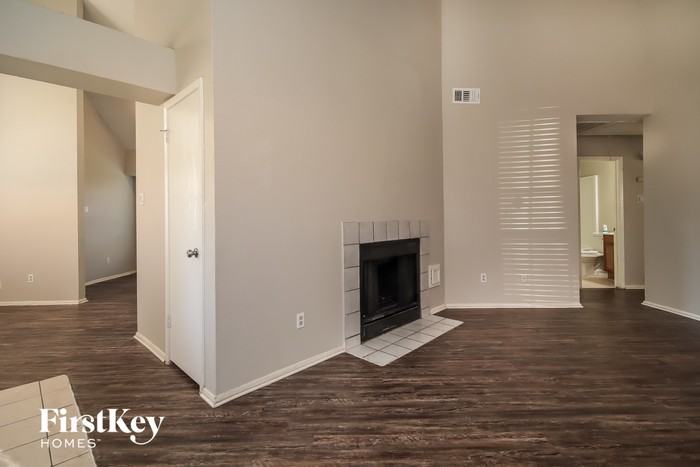 15610 Riverside Grove Dr - Photo 3 of 15