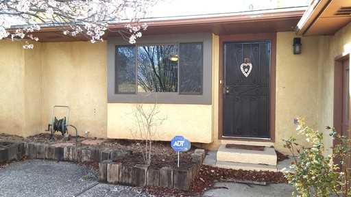 11812 Claremont Ave NE - Photo 3 of 16