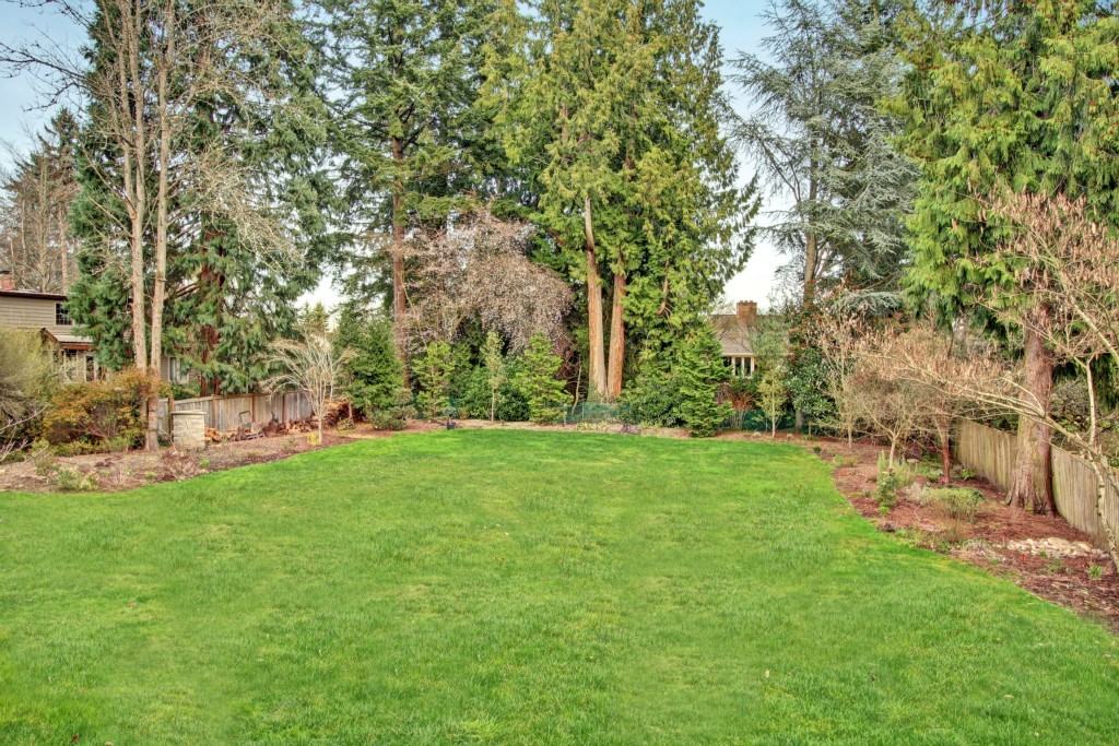 1438 Evergreen Point Rd - Photo 3 of 24