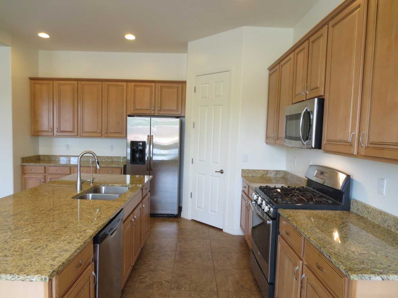 1133 E Buckingham Ave - Photo 7 of 50