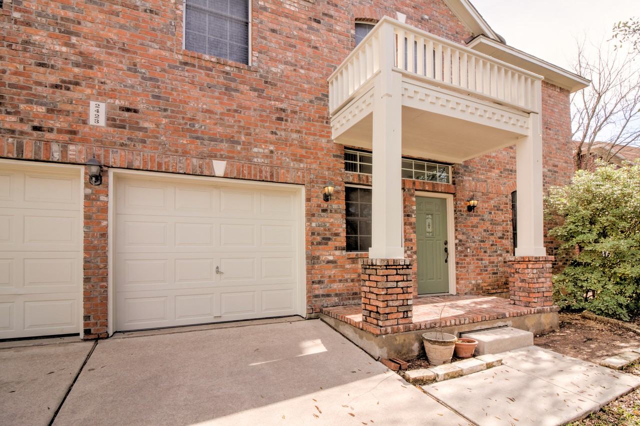 2423 Falcon Dr - Photo 2 of 23