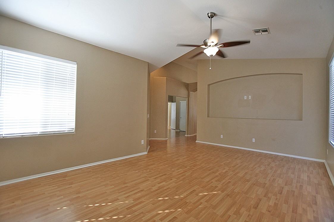 7550 W Gardenia Ave - Photo 3 of 22