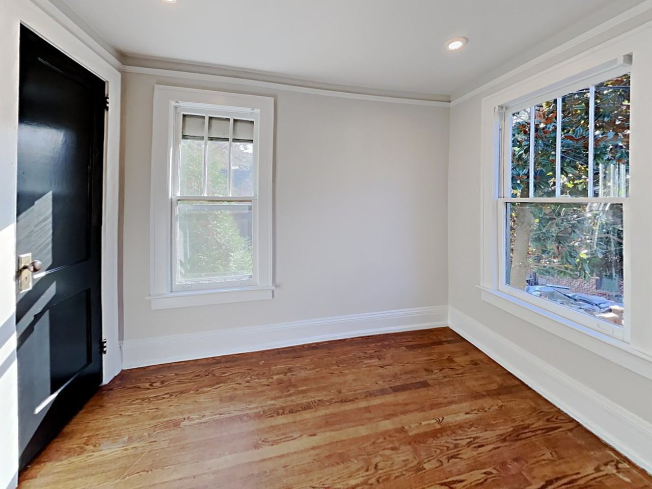 1539 N Morningside Dr Ne - Photo 7 of 12