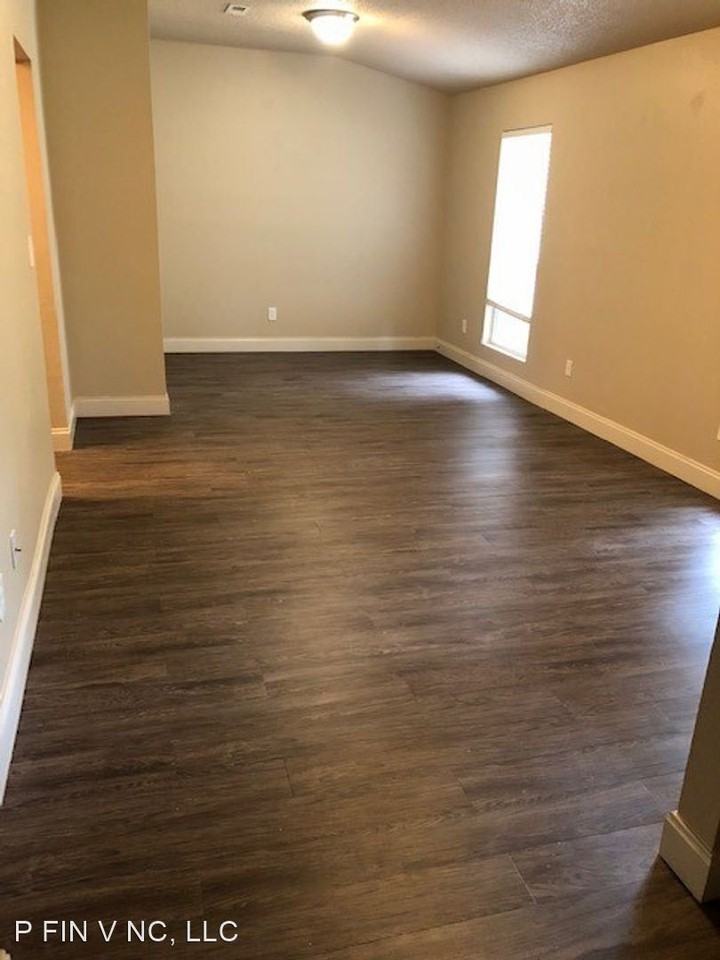 103 Swing Ct - Photo 2 of 19