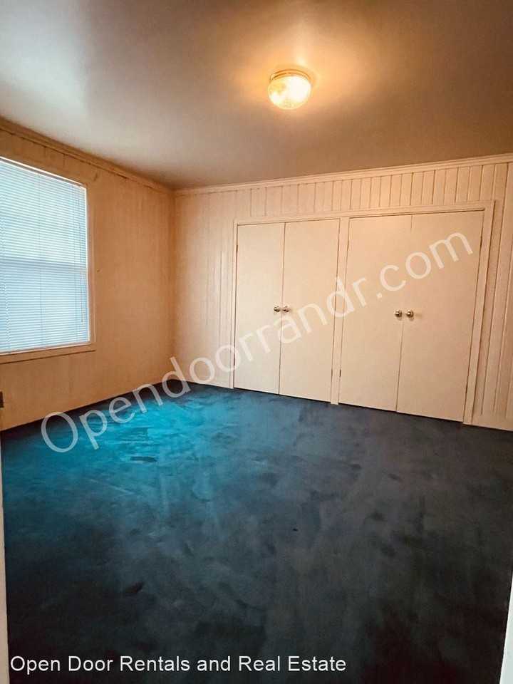 1007 1/2 Midway Dr - Photo 3 of 6