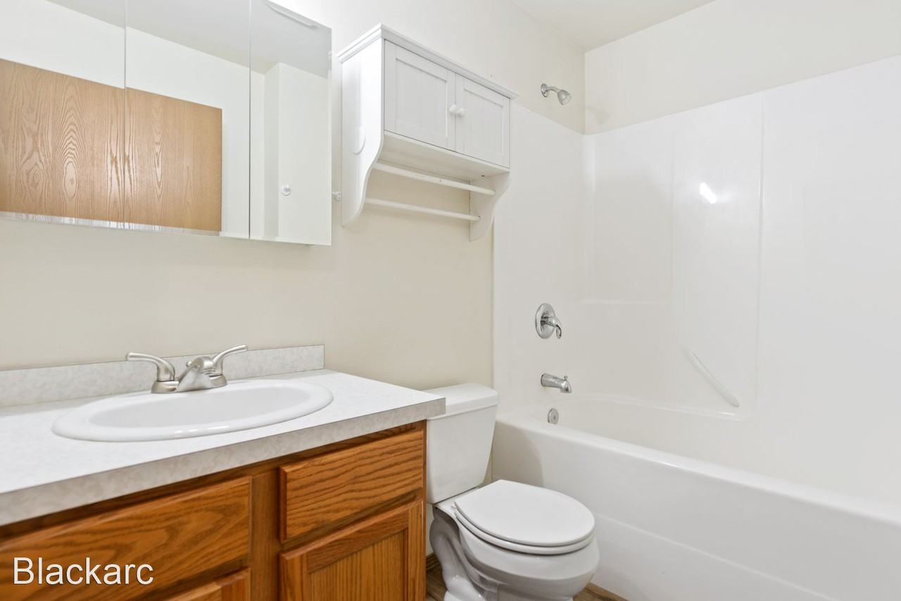 408 Rice Ln - Photo 3 of 8