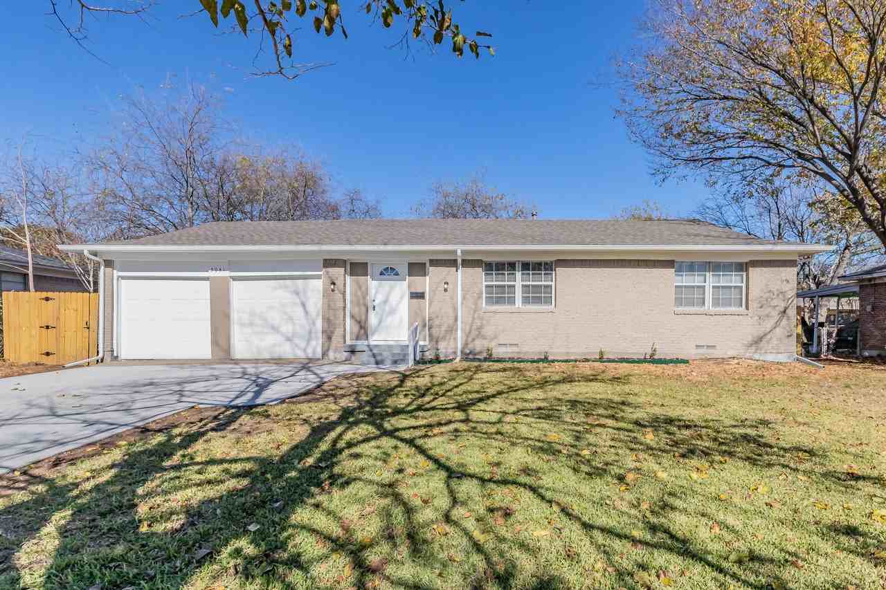 3041 Valwood Pkwy - Photo 4 of 40