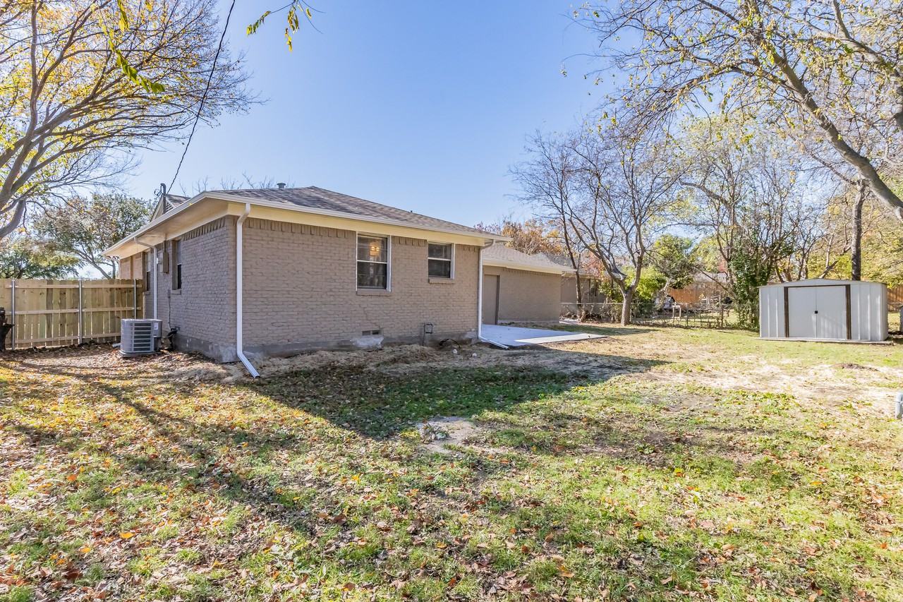 3041 Valwood Pkwy - Photo 7 of 40