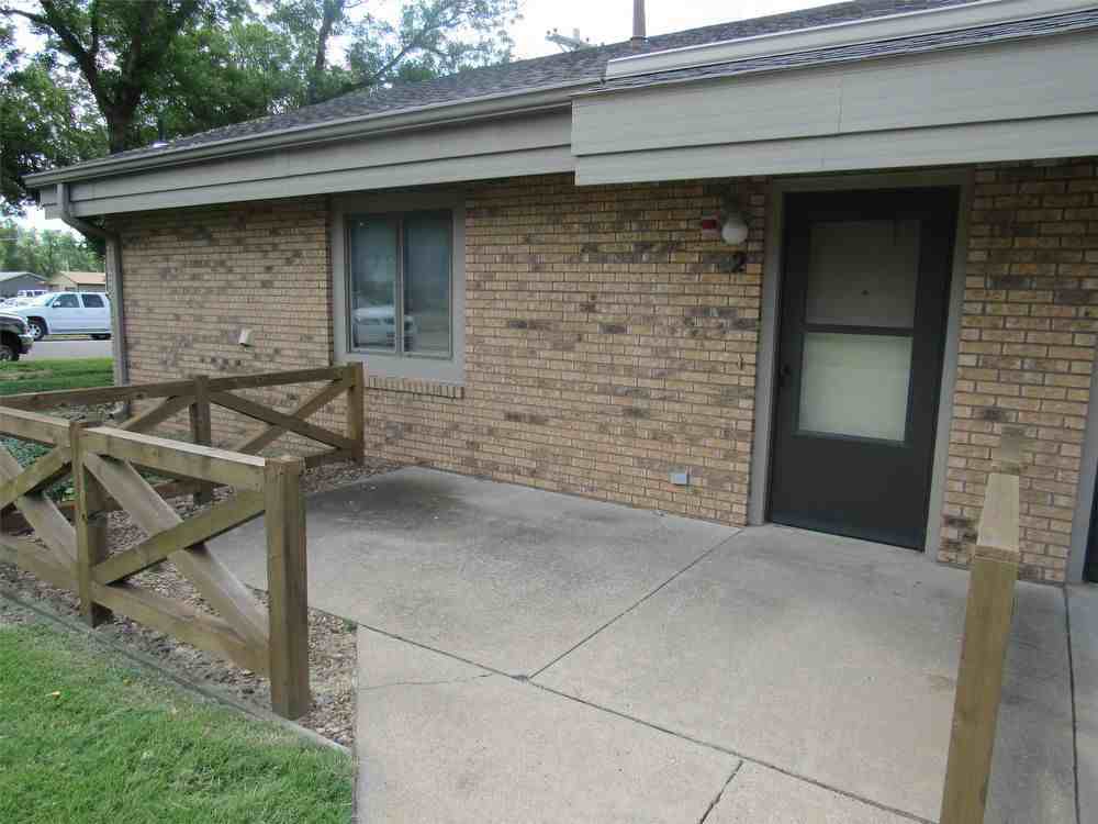 100 100 W. 6th - 2 - Photo 2 of 12